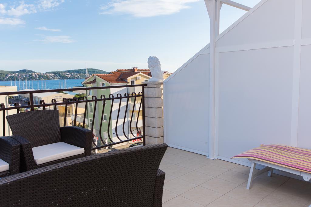Apartments Barba Trogir Exterior foto