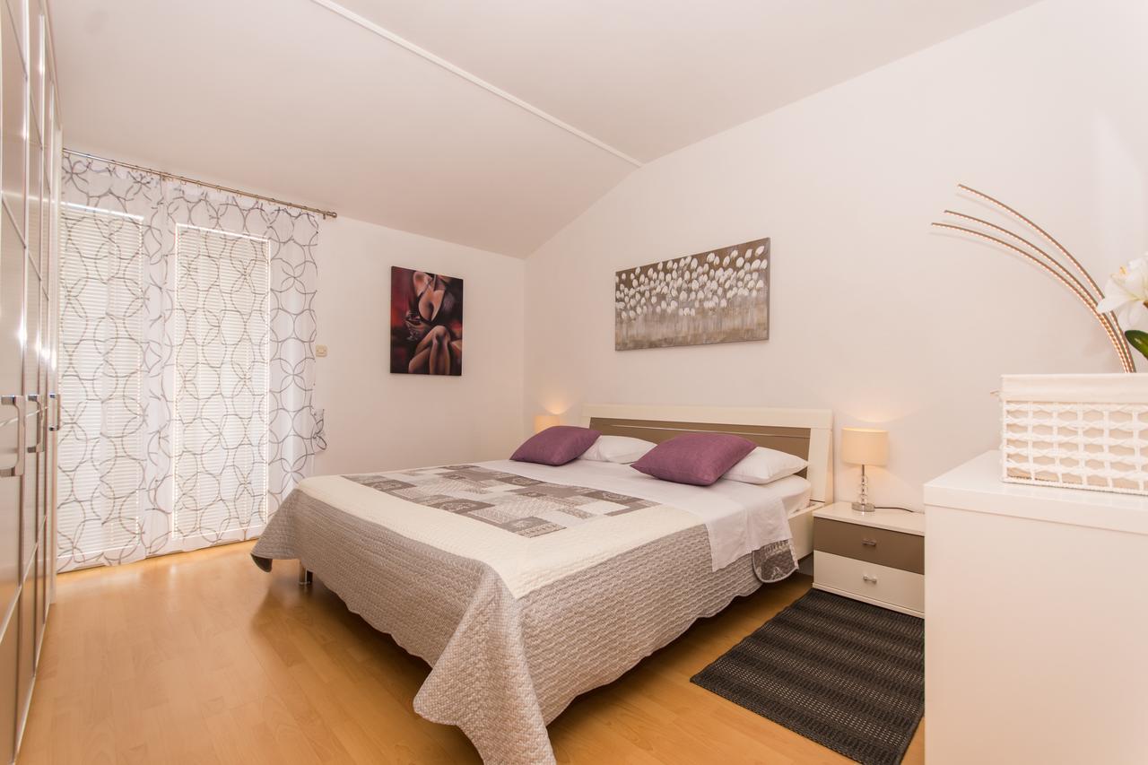 Apartments Barba Trogir Exterior foto